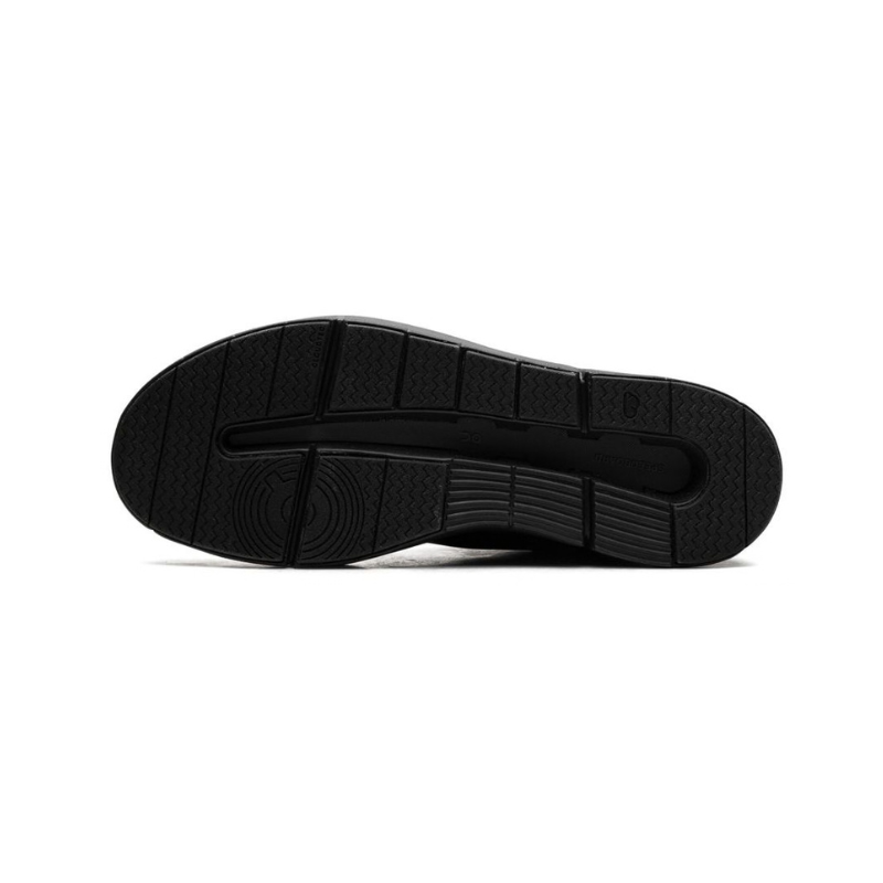 On The Roger Advantage Black (2025)