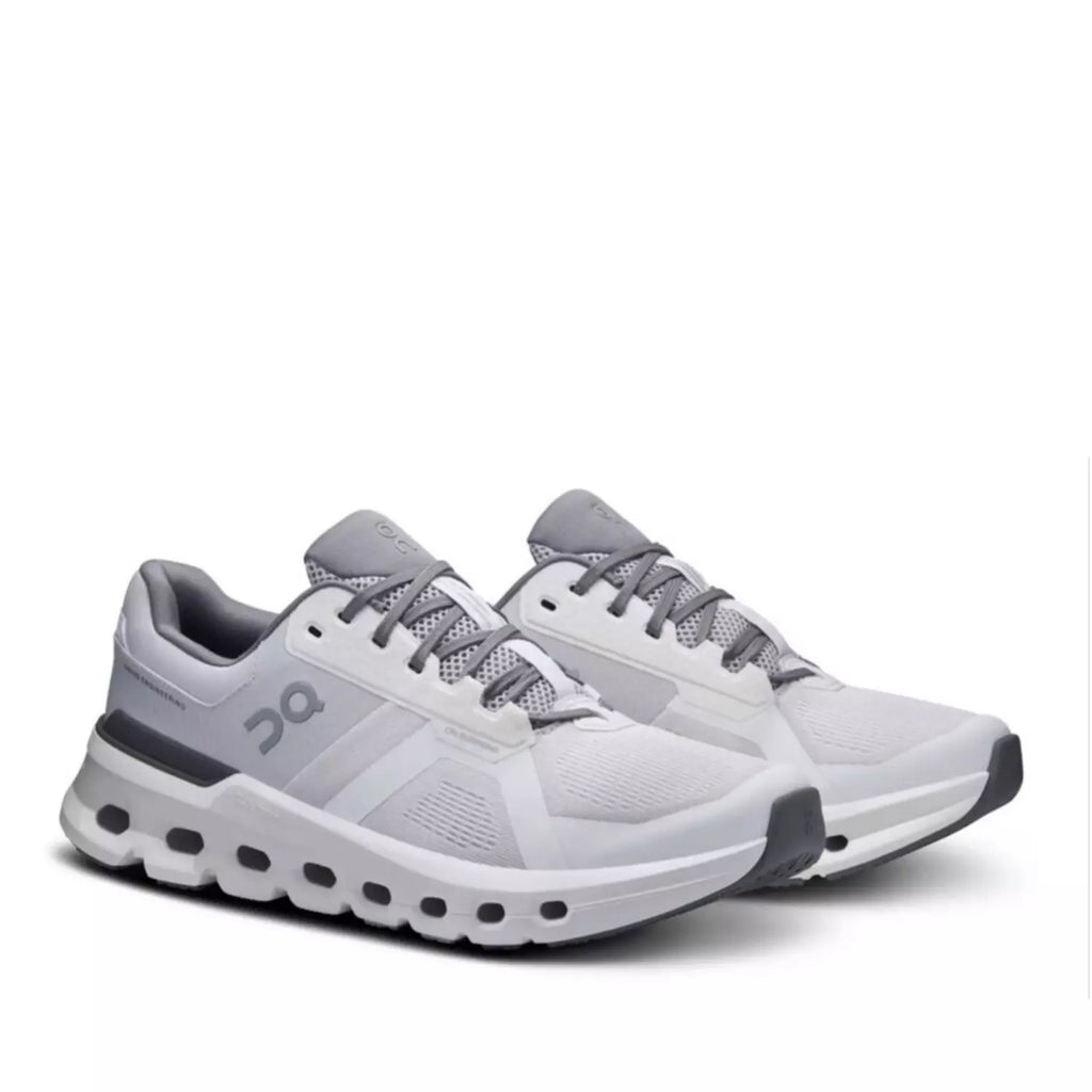 On Running Cloudnova White / Glacier
