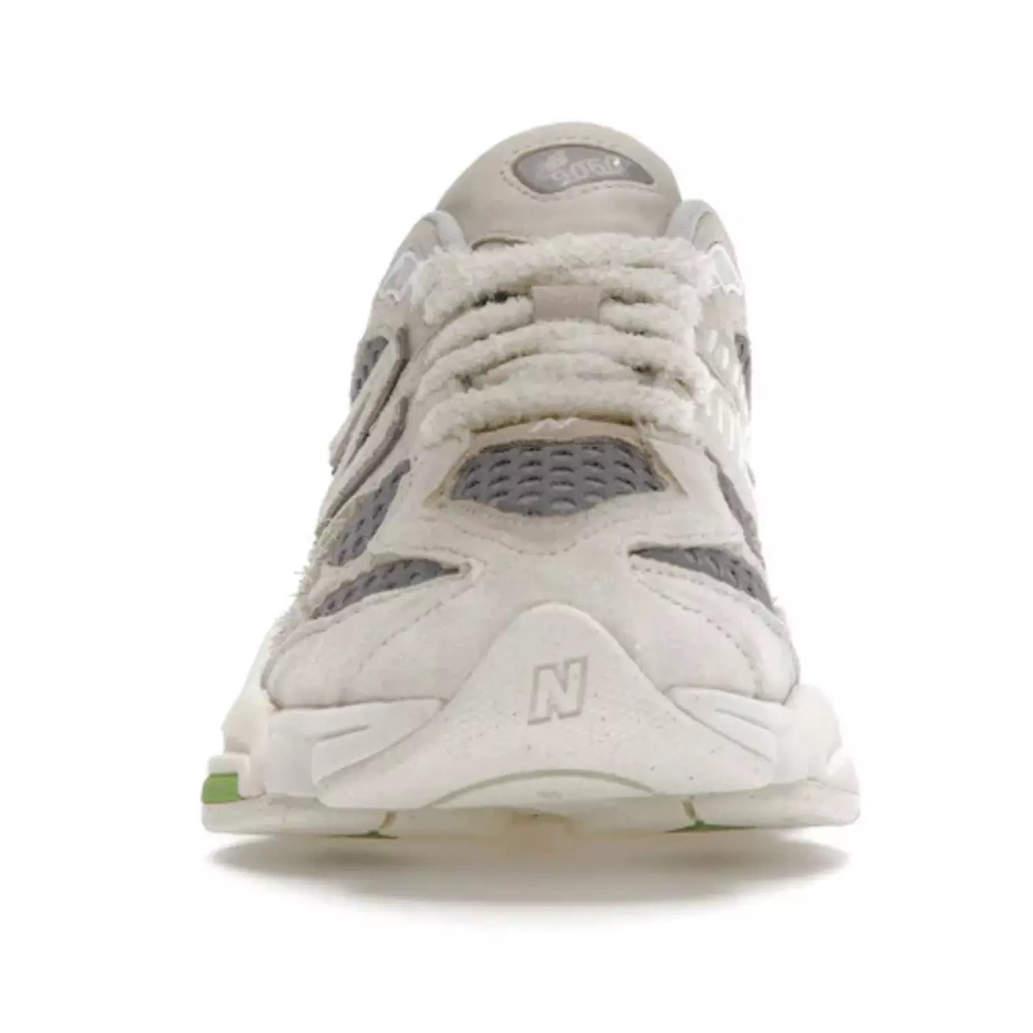 New Balance 9060 – Bricks & Wood