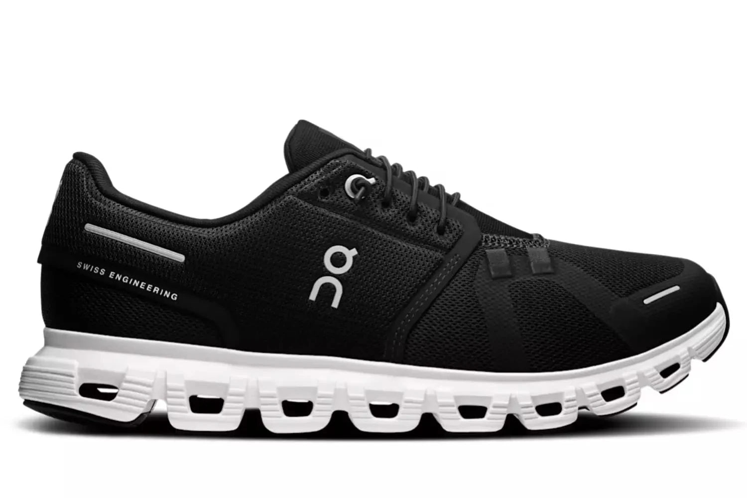 On Running Cloud 6 Black / White