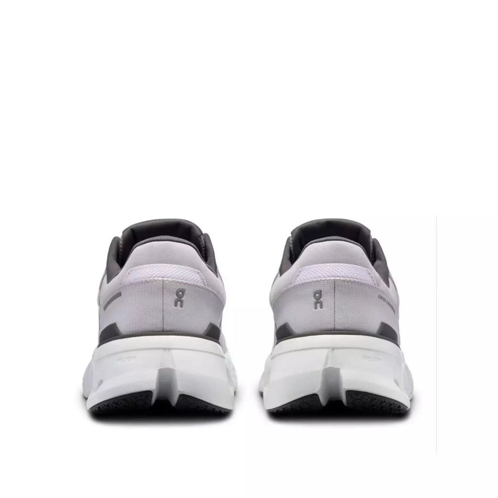 On Running Cloudnova White / Glacier