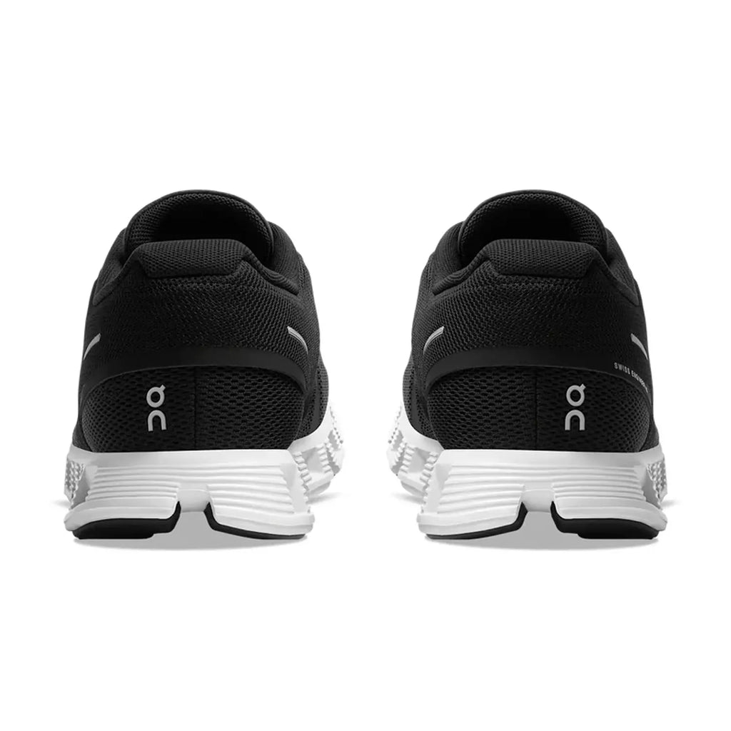 On Running Cloud 5 Black/White