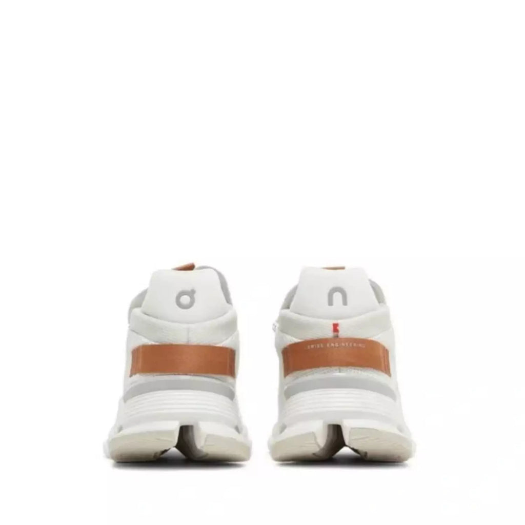 On W Cloudnova White/ Pearl