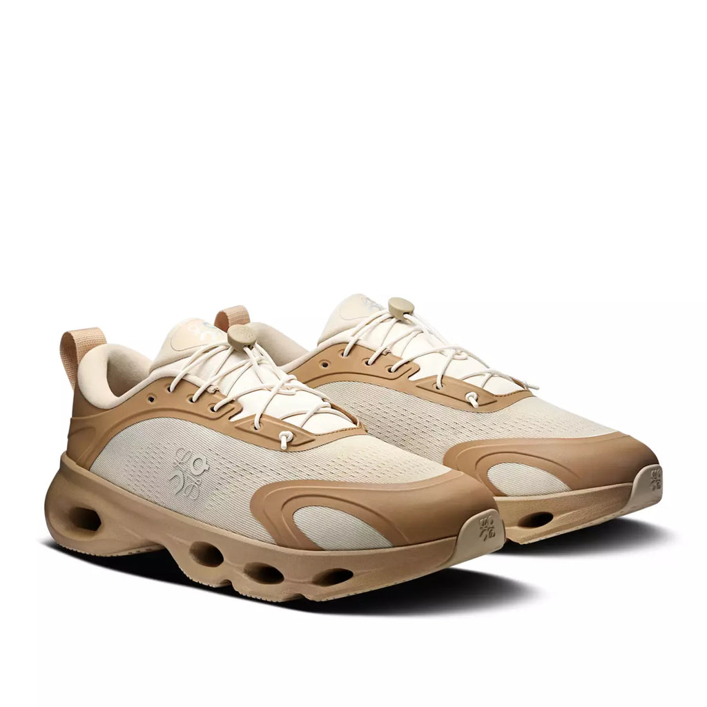On Running Cloudsolo Loewe Dark Sand Cream Bege