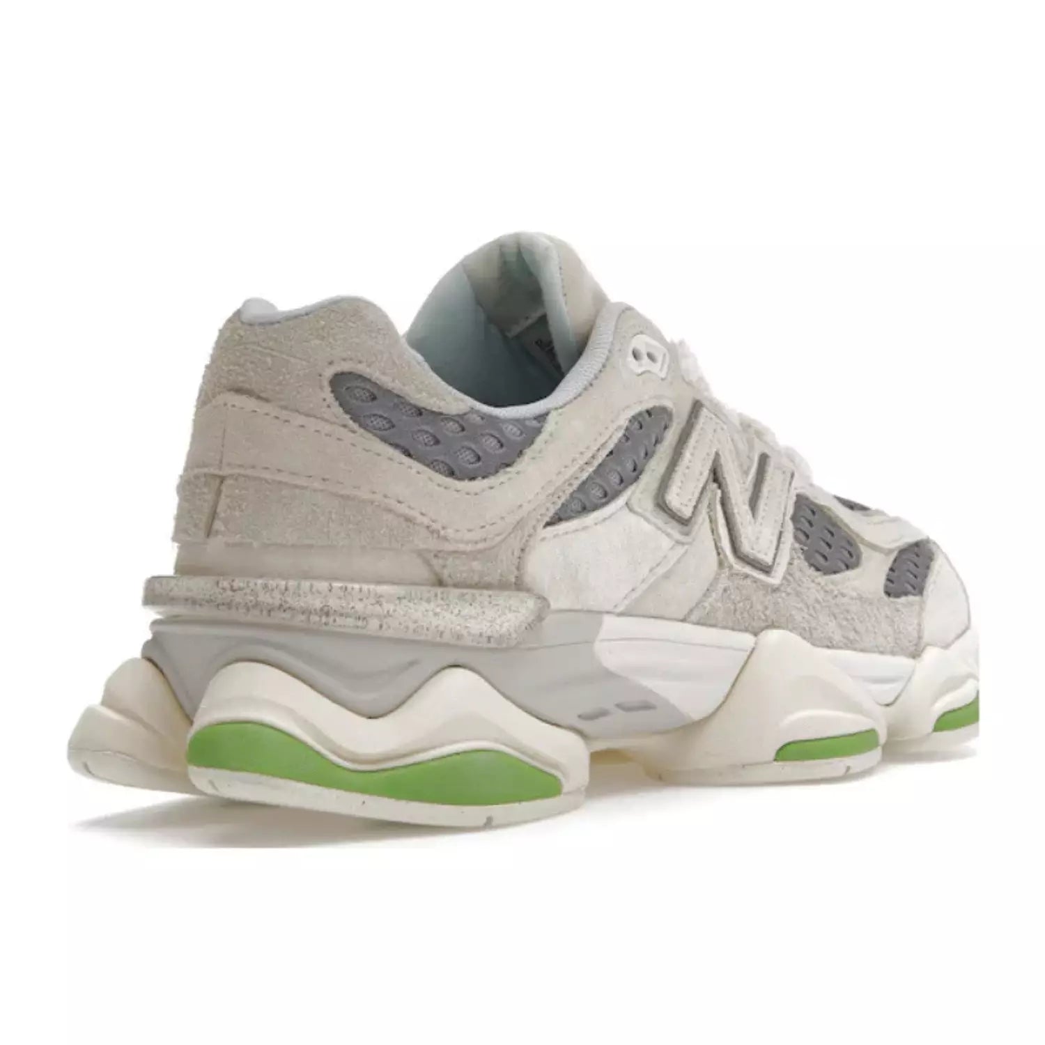 New Balance 9060 – Bricks & Wood