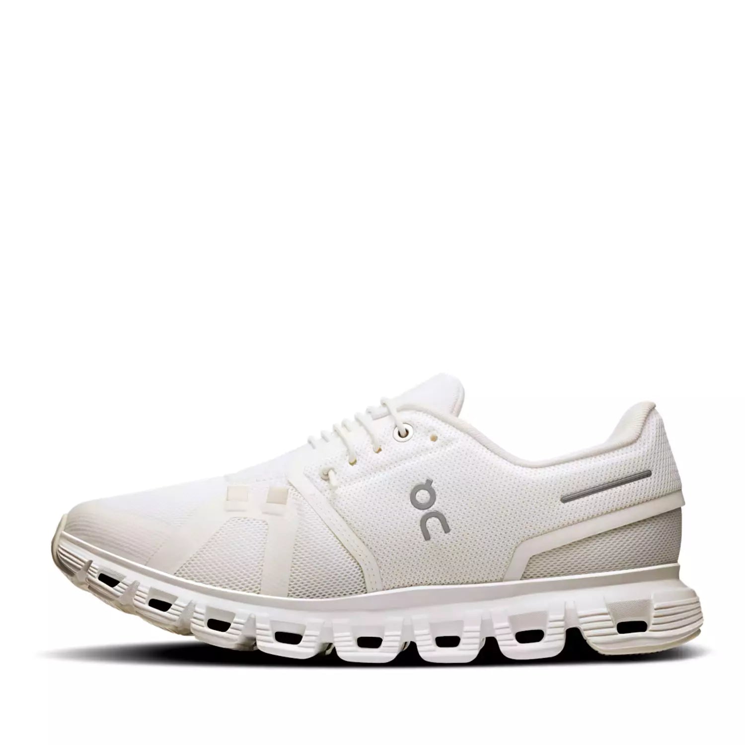 On Running Cloud 6 All White