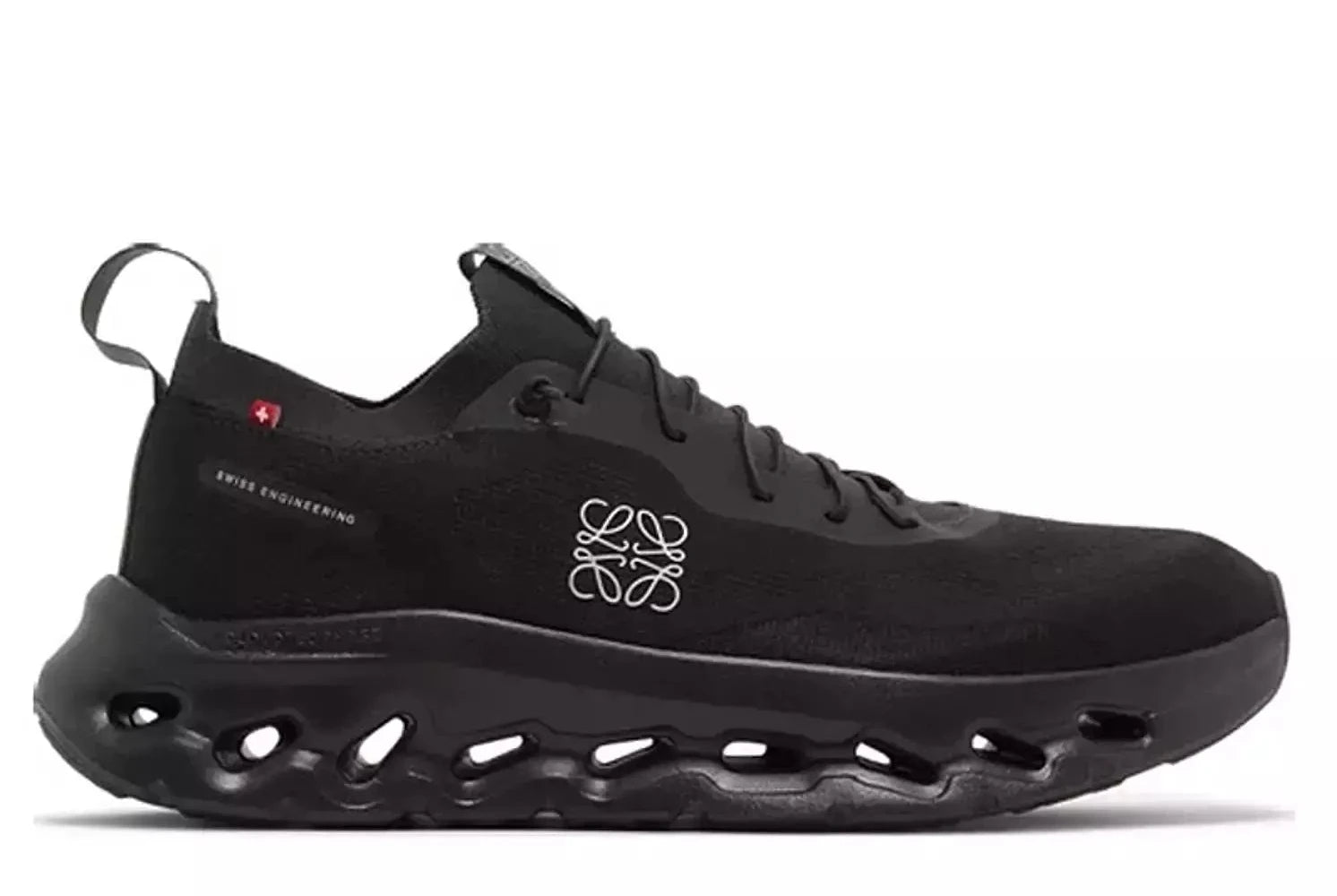 On Running Cloudtilt x LOEWE ALL BLACK